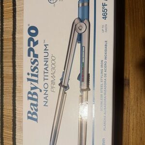NEW IN BOX - BaBylissPRO Nano Titanium Prima3000 Blue/Silver Flat Iron